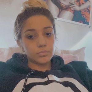 Meet your Posher, Giina